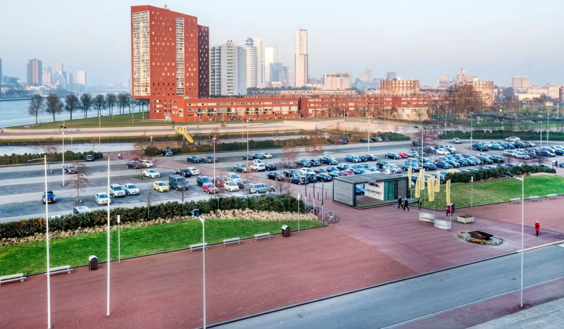 Parkeren bij ss Rotterdam.